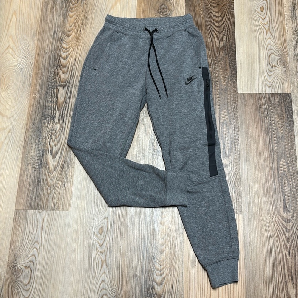 Nike Tech Fleece Sweatpants - Picture 2 of 4